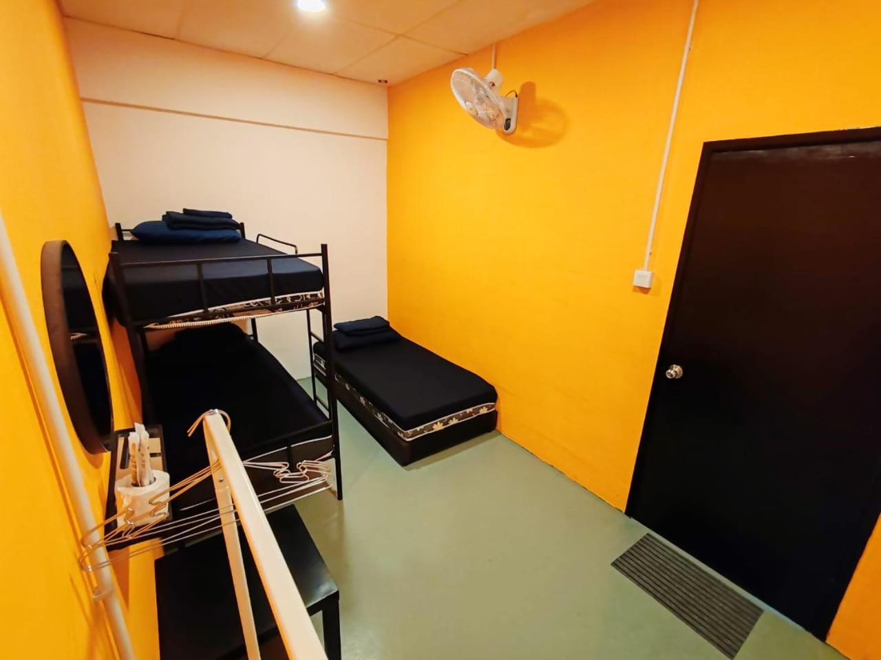 The Cocoon Capsule Hotel Cameron Highlands Exteriör bild