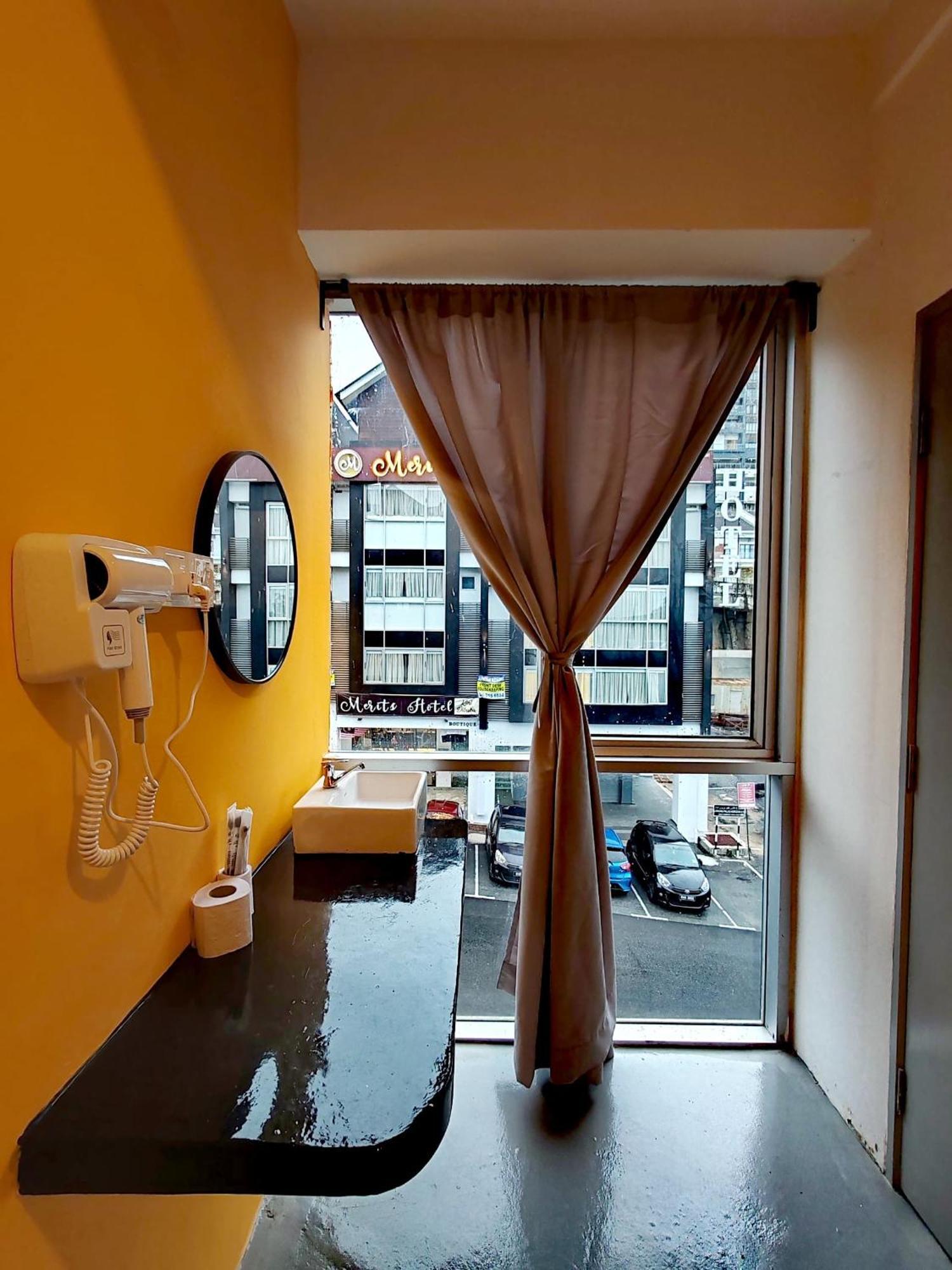 The Cocoon Capsule Hotel Cameron Highlands Exteriör bild